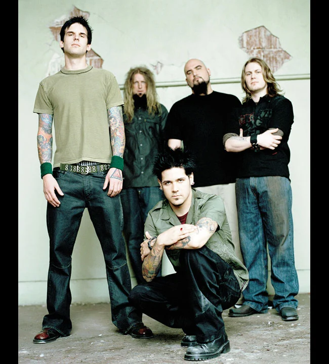 Adema - ademaphoto6[1].jpg